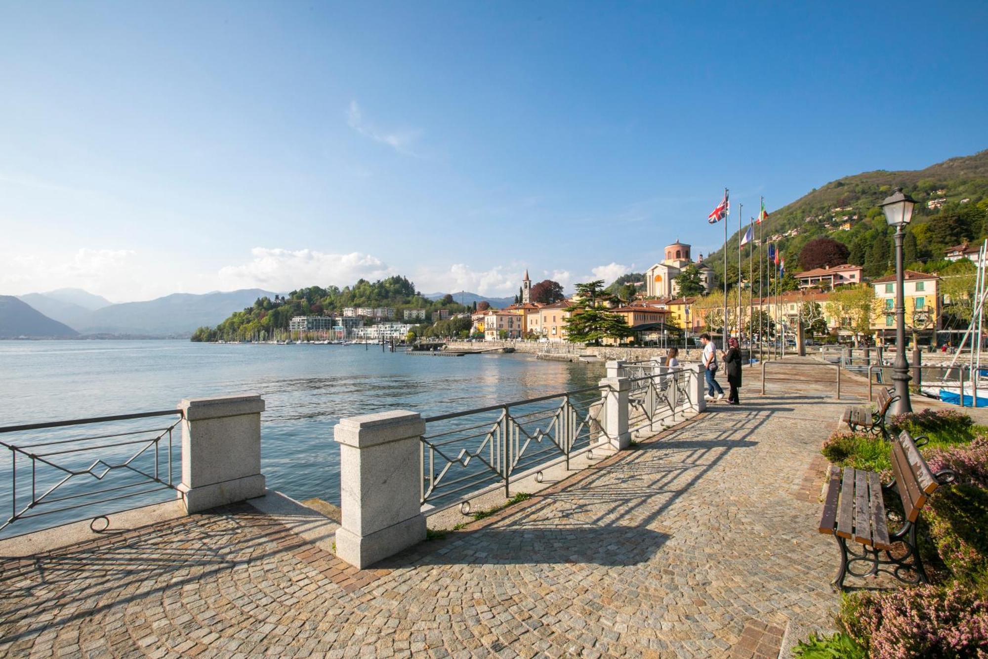 Appartamento Il Golfo Lake View - Happy Rentals Laveno Luaran gambar