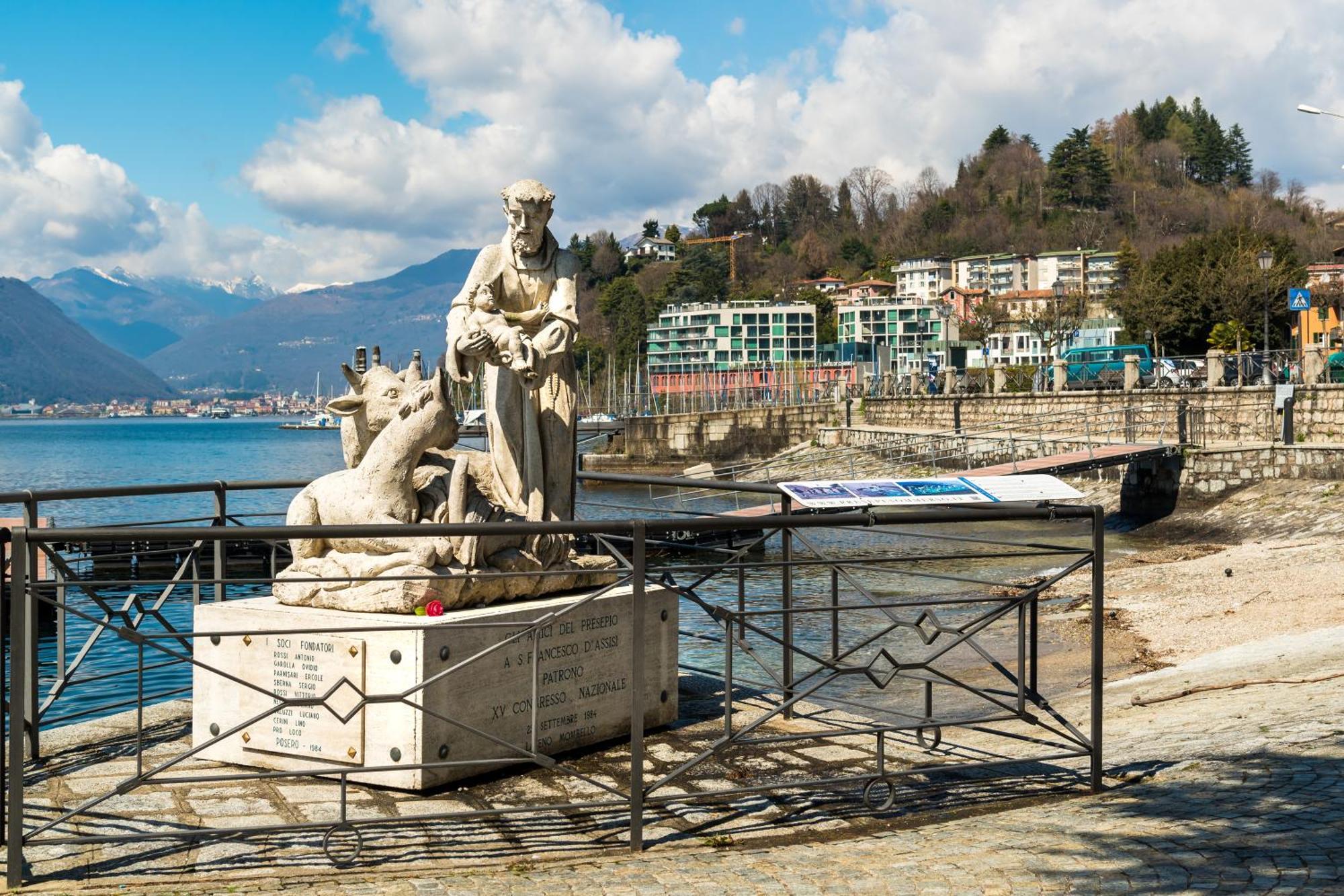 Appartamento Il Golfo Lake View - Happy Rentals Laveno Luaran gambar