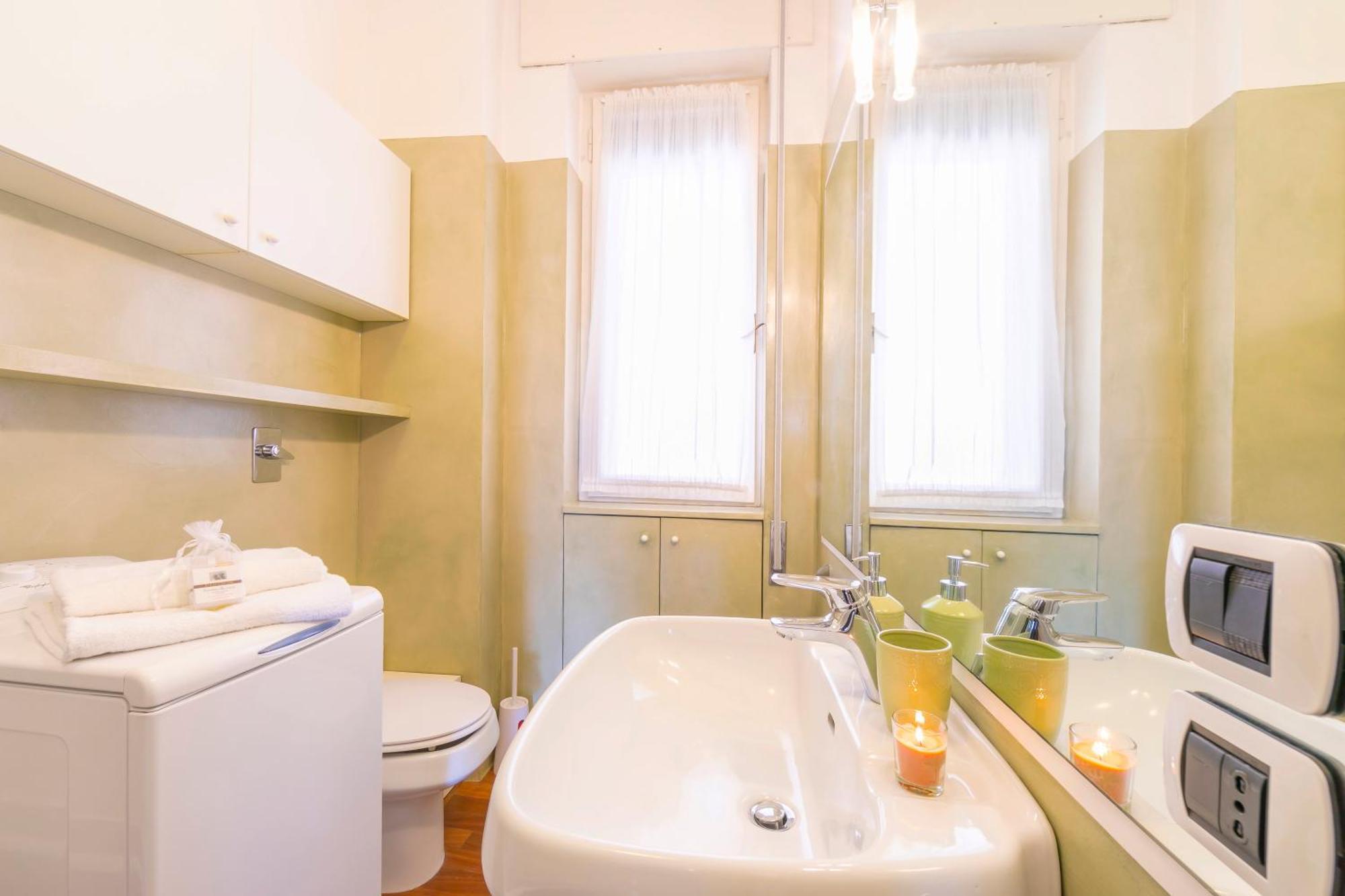 Appartamento Il Golfo Lake View - Happy Rentals Laveno Luaran gambar