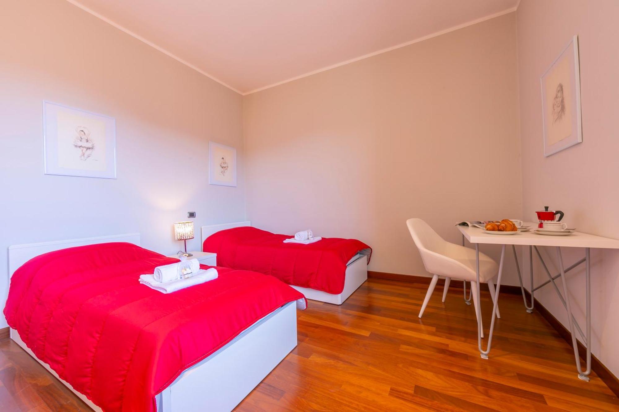 Appartamento Il Golfo Lake View - Happy Rentals Laveno Luaran gambar