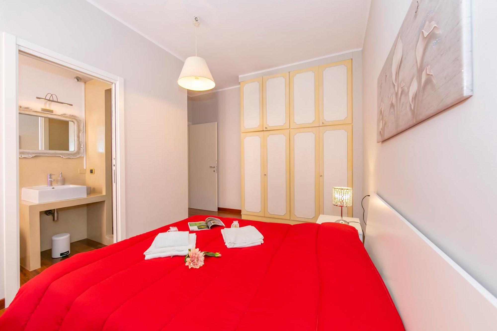 Appartamento Il Golfo Lake View - Happy Rentals Laveno Luaran gambar
