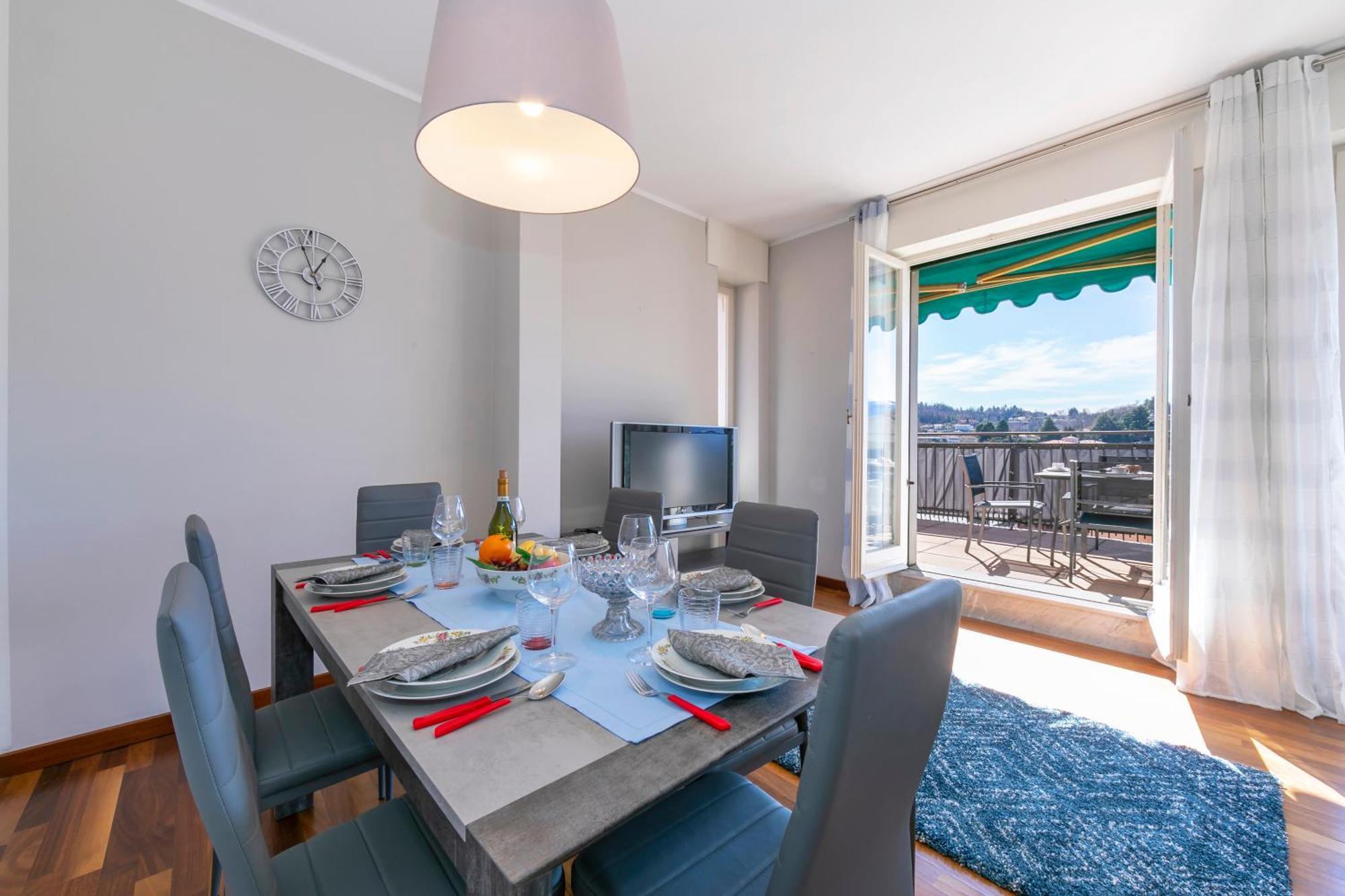 Appartamento Il Golfo Lake View - Happy Rentals Laveno Luaran gambar
